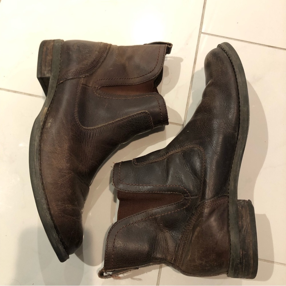 Timberland brown leather slip on low boots. Preloved.